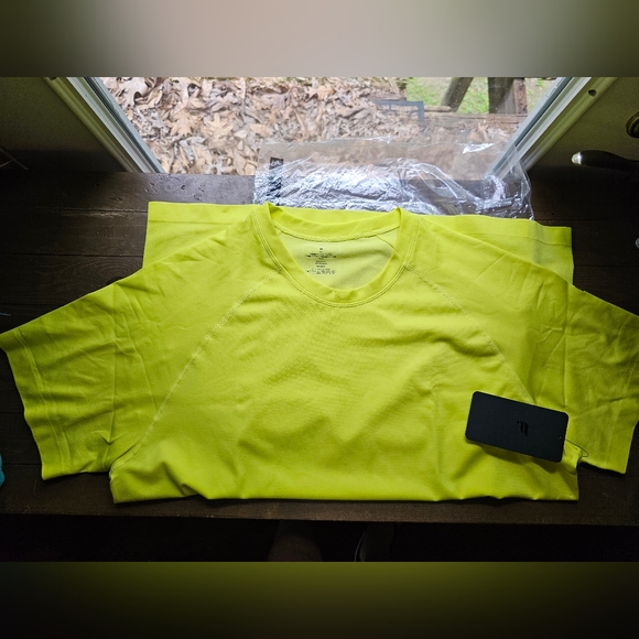 Men's Fabletics Training Day tee - Picture 2 of 6